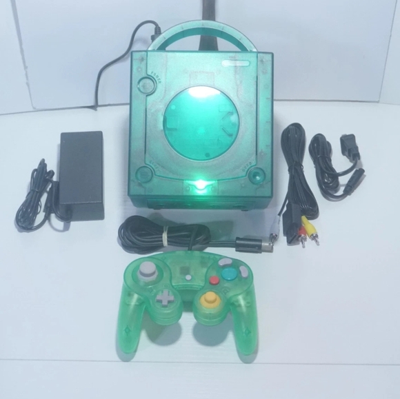 Clear Emerald Green Nintendo GameCube DOL-001 (USA) with Green LED & Controller